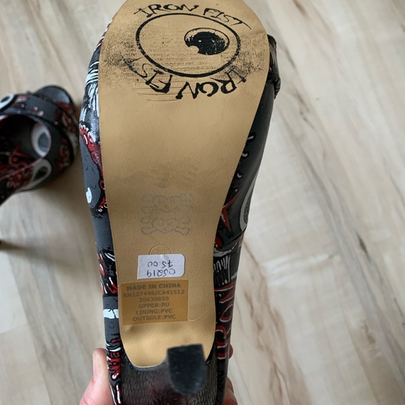 Iron Fist platform heels - Picture 6 of 7